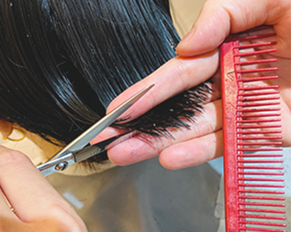 六本木駅より5分西麻布のバーバーサロン(理容室・床屋)